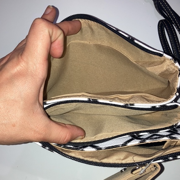 Stone & Co. Crossbody Purse - Picture 8 of 13